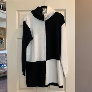 Studio Michelle Stuart Black/Cream Long Cowl Neck Sweater sz S